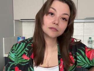 le modèle yuonnekipka est en webcam porno dans un show sur le site camsoda, il possède les tags suivants: bikini,smoking,no drinking,no smoking,normal,oil,orgasm,pussy,sexy,skinny,solo,bj,spank,strip,striptease,tattoos,tease,teen 18,tiny tits,wet