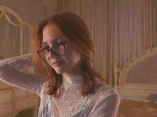 CarrieCapezzuto live cam preview