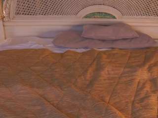 CarrieCapezzuto live cam preview