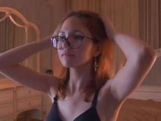 CarrieCapezzuto live cam preview