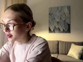 Live webcam model dorthycalabretta on Soda Cams