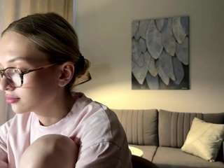 Live webcam model dorthycalabretta on Soda Cams