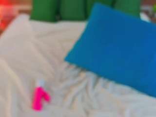 Live webcam model evaleester on Soda Cams