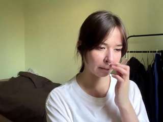 Live webcam model luciecatus on Soda Cams