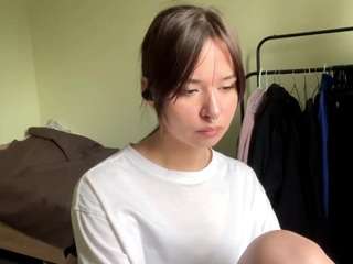 Live webcam model luciecatus on Soda Cams