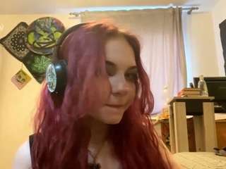 redheadcatxdd's CamSoda show and profile