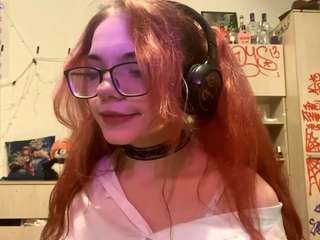 redheadcatxdd's CamSoda show and profile