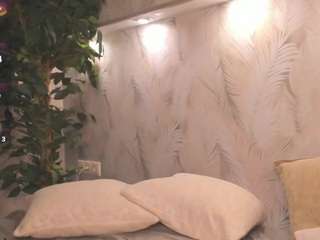 sew-sunny's live room