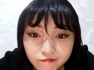 Live webcam model tienszumny on Soda Cams