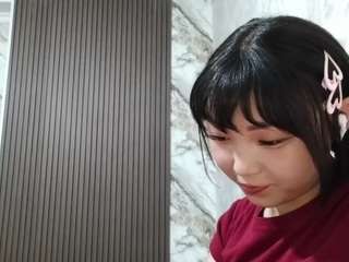 Live webcam model tienszumny on Soda Cams