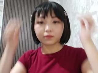 Live webcam model tienszumny on Soda Cams