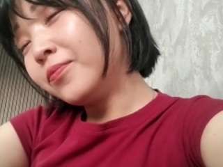 Live webcam model tienszumny on Soda Cams