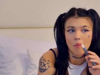 yasminstormx's CamSoda show and profile