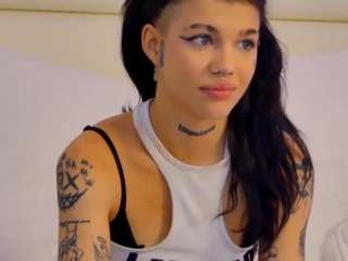 yasminstormx's CamSoda show and profile