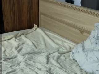 Questo modello è in diretta ora. lamonicanaito
