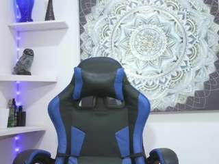 sarawatson's CamSoda show and profile