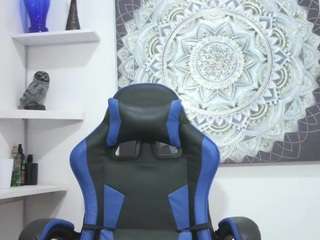 sarawatson's CamSoda show and profile