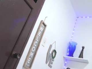 sarawatson's CamSoda show and profile