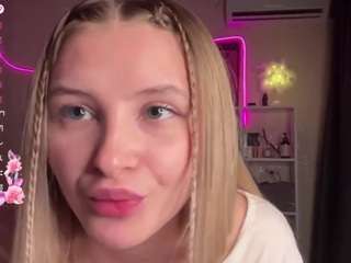 kalisoltero's CamSoda show and profile