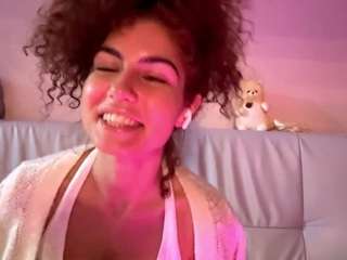 Live webcam model alainemcwells on Soda Cams