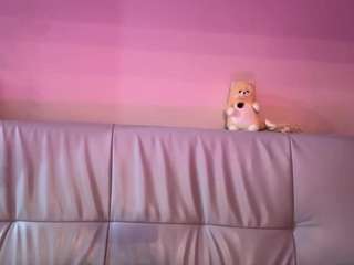 Live webcam model alainemcwells on Soda Cams