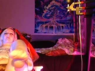 dovahqueensuki webcam