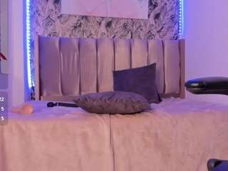 Live webcam model karolina-vince on Soda Cams