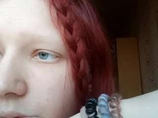 Live webcam model tiakedia on Soda Cams