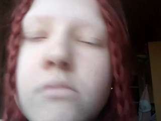 Live webcam model tiakedia on Soda Cams