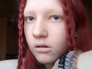 Live webcam model tiakedia on Soda Cams