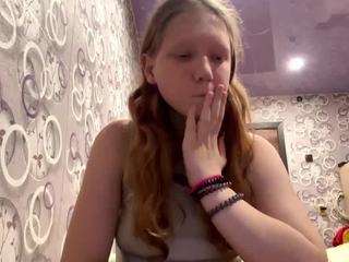 Molly live webcam show