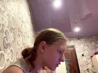 Molly live webcam show