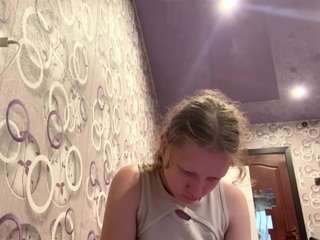 Molly live webcam show