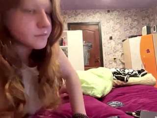 Molly live webcam show
