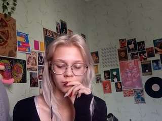 Live webcam model toimorano on Soda Cams