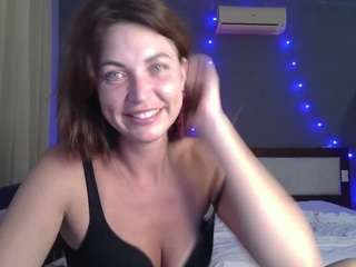 alice-honeyfaucett webcam