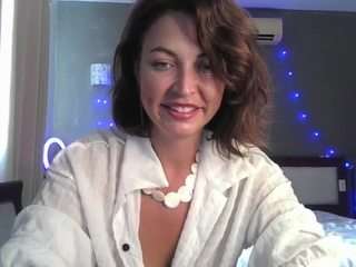 alice-honeyfaucett webcam