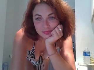 alice-honeyfaucett webcam