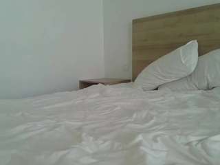 Live webcam model alice-honeyfaucett on Soda Cams