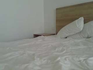 Live webcam model alice-honeyfaucett on Soda Cams