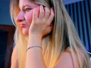 Live cam show with DaryanaGray