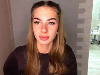 janniearonow Live Webcam on CamSoda