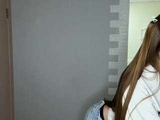 Live webcam model janniearonow on Soda Cams