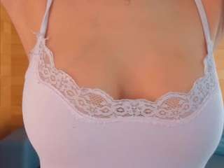 lunacaams live cam preview