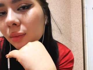 Live webcam model maybellschweigart on Soda Cams