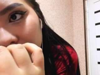 Live webcam model maybellschweigart on Soda Cams