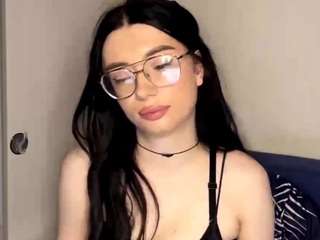 Live webcam model svetlanarusser on Soda Cams