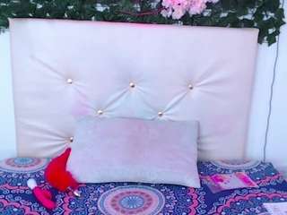 vayolet-sexy Live Webcam on CamSoda