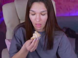 Live webcam model violetastarr on Soda Cams