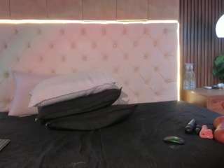 amelia-rossetti Live Webcam on CamSoda